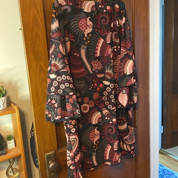 Beautiful Loft midi dress with sheer tiered half sleeves and floral print 😍😍 - Picture 11 of 11
